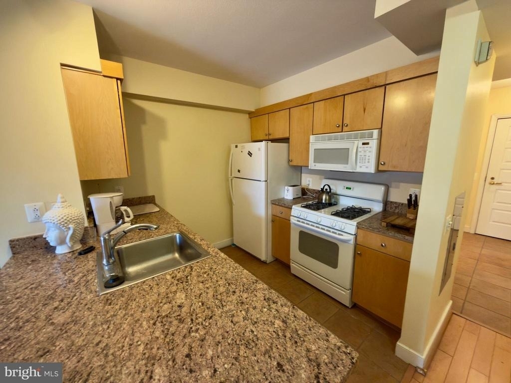 631 D Street Nw - Photo 11