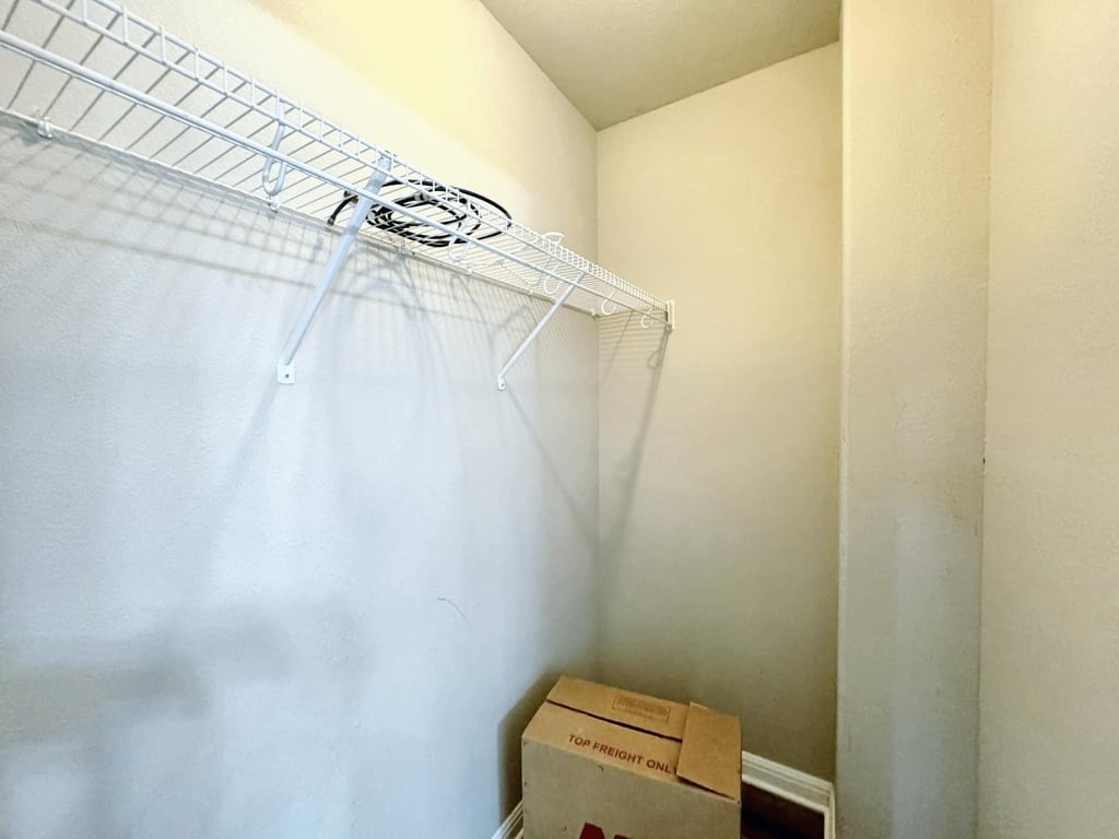 315 Rachel St - Photo 11
