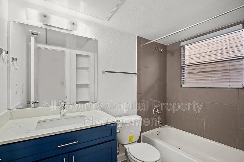 404 W 35th St - Photo 7