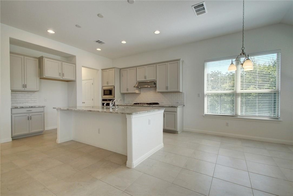113 Meadow Wood Cv - Photo 3