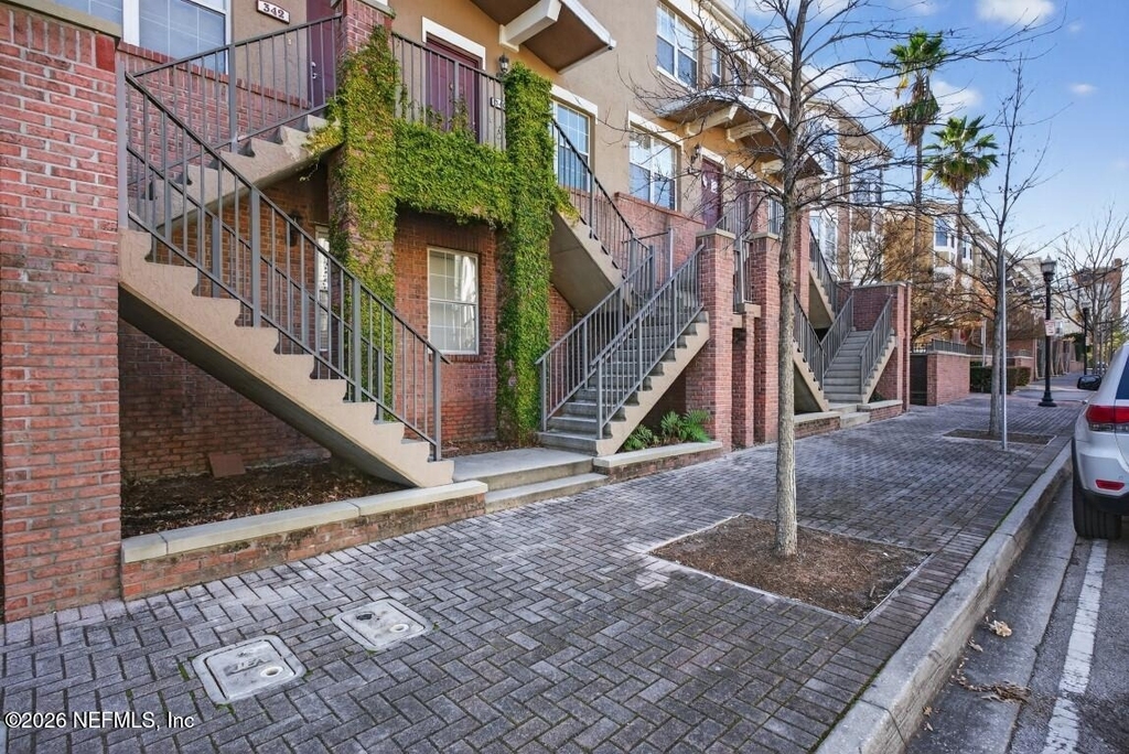 340 E Ashley Street - Photo 2