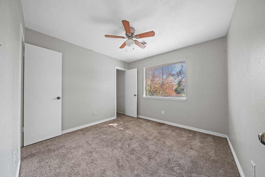 11123 Gatesden Drive - Photo 24