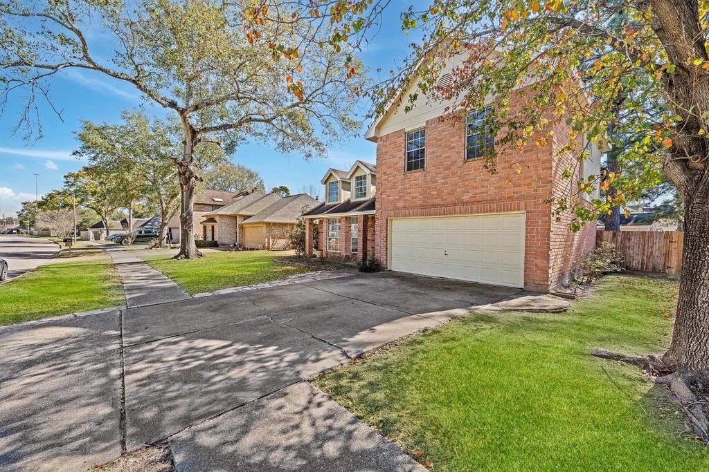 11123 Gatesden Drive - Photo 1
