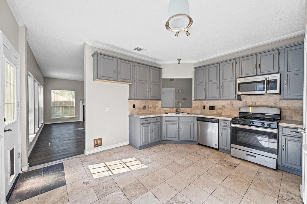11123 Gatesden Drive - Photo 12