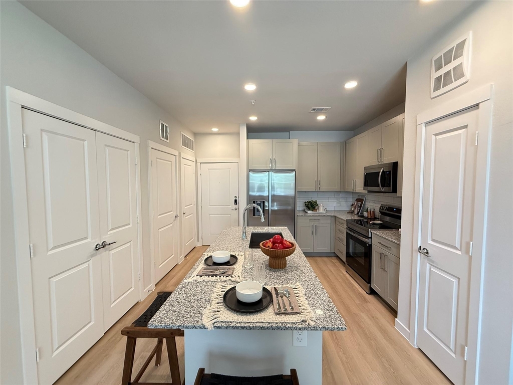 1610 Campbell Rd - Photo 0