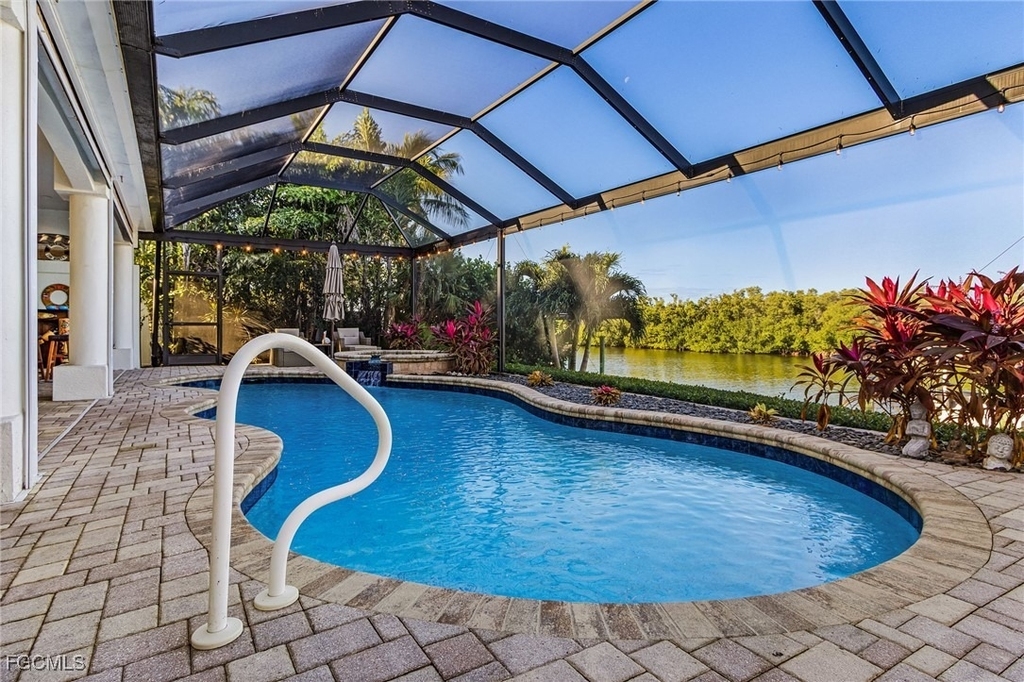 3724 Surfside Boulevard - Photo 1