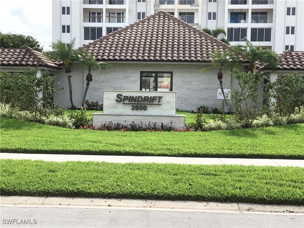 2600 Gulf Shore Boulevard N - Photo 0