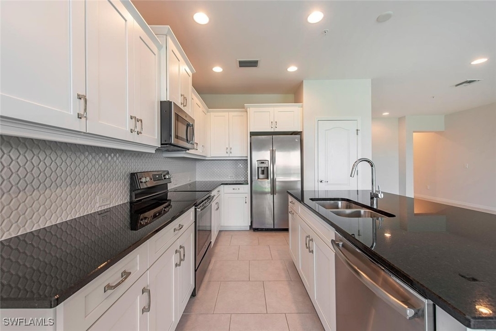 6972 Avalon Circle - Photo 4