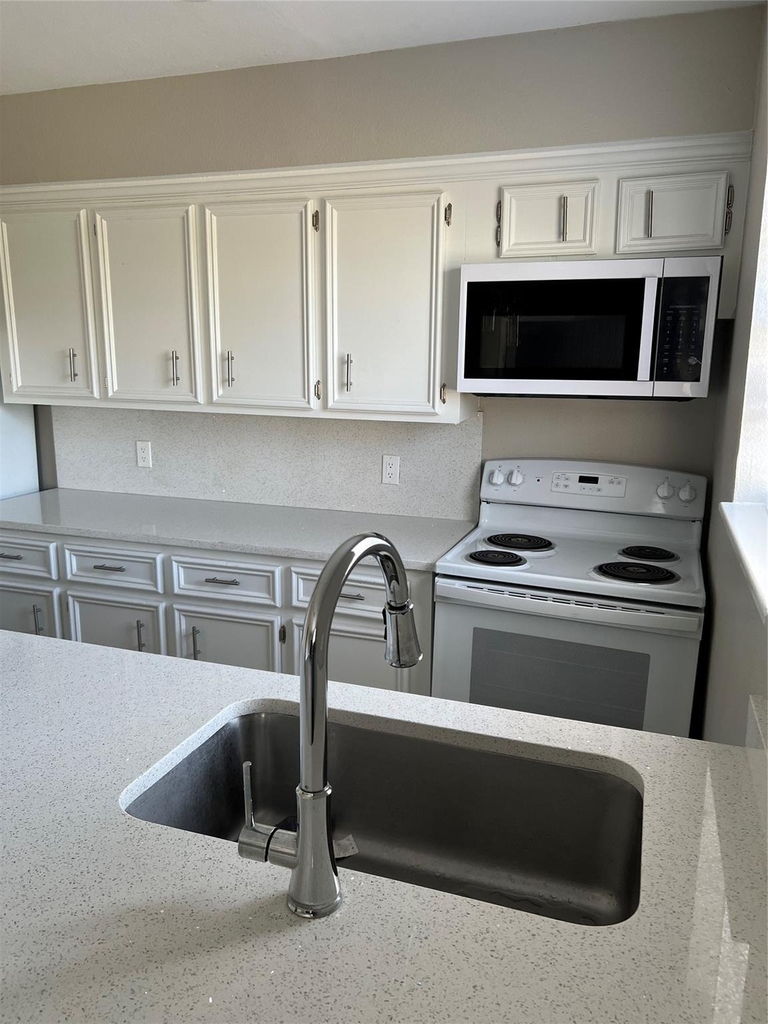 511 Commerce Street - Photo 2