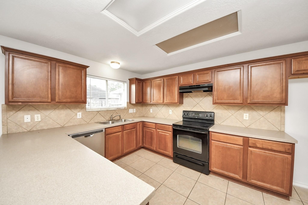 6411 Bright Falls Lane - Photo 7