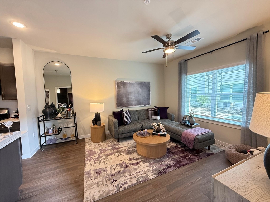 2102 Antoine Drive - Photo 4