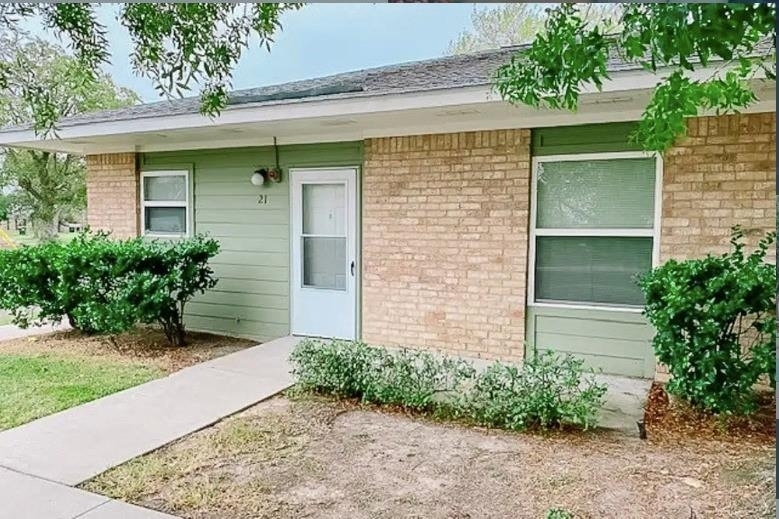 308 N East Street - Photo 0
