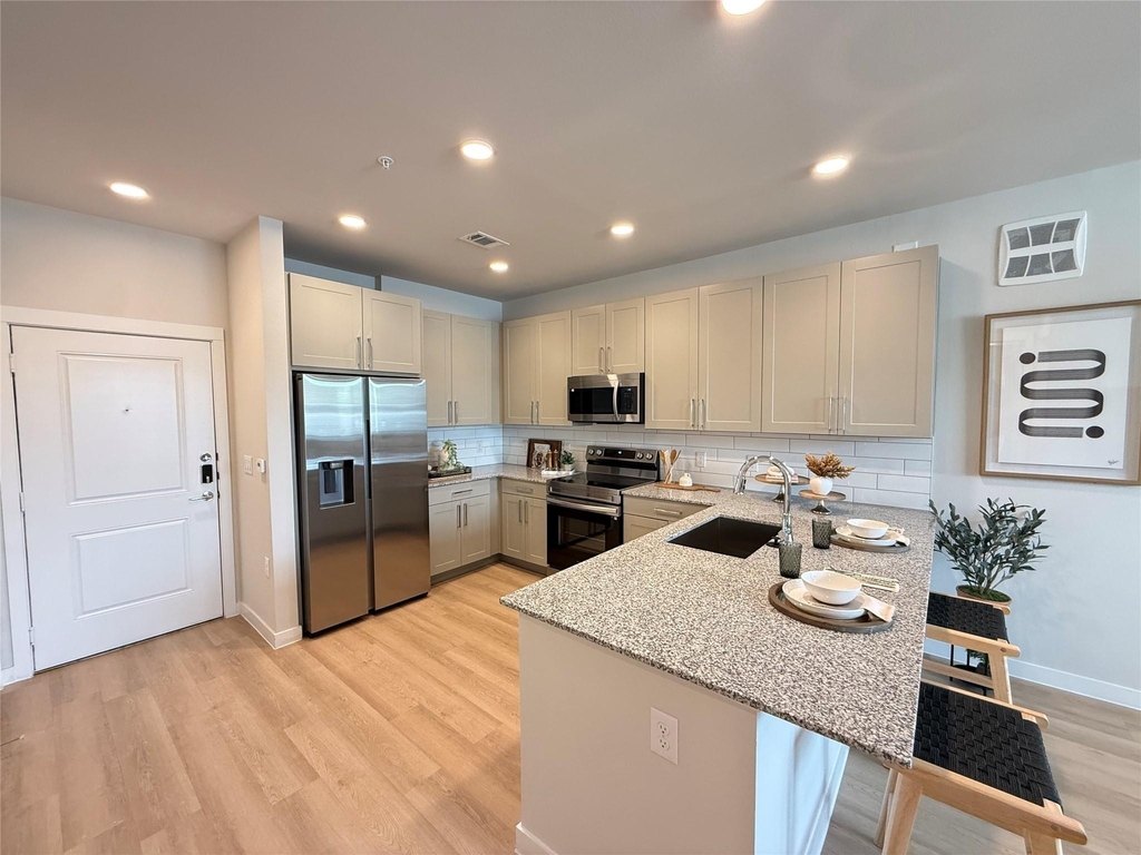 1610 Campbell Rd - Photo 0