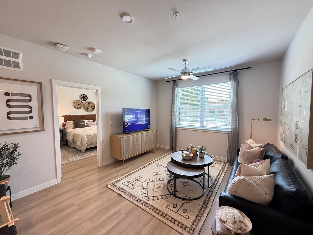 1610 Campbell Rd - Photo 2