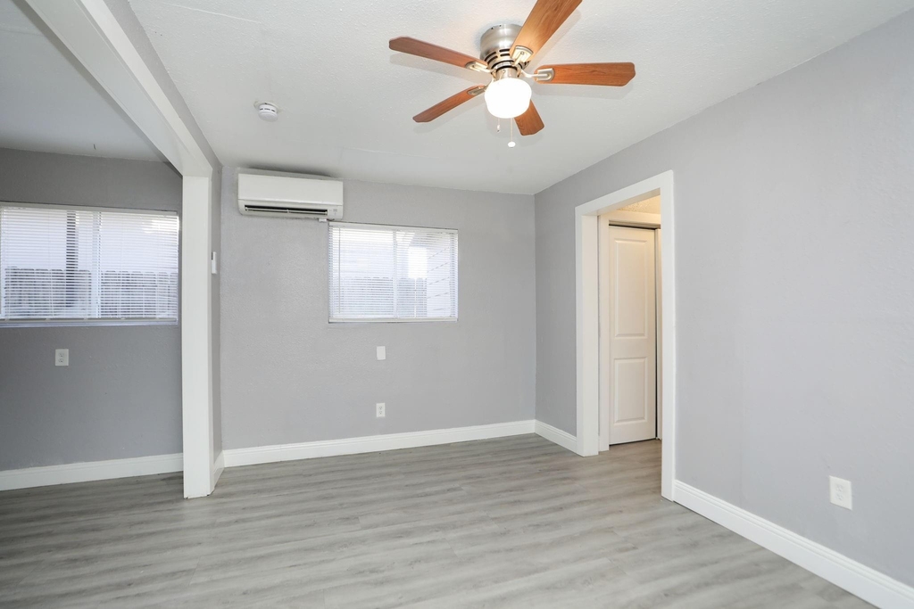 8127 Colonial Lane - Photo 2