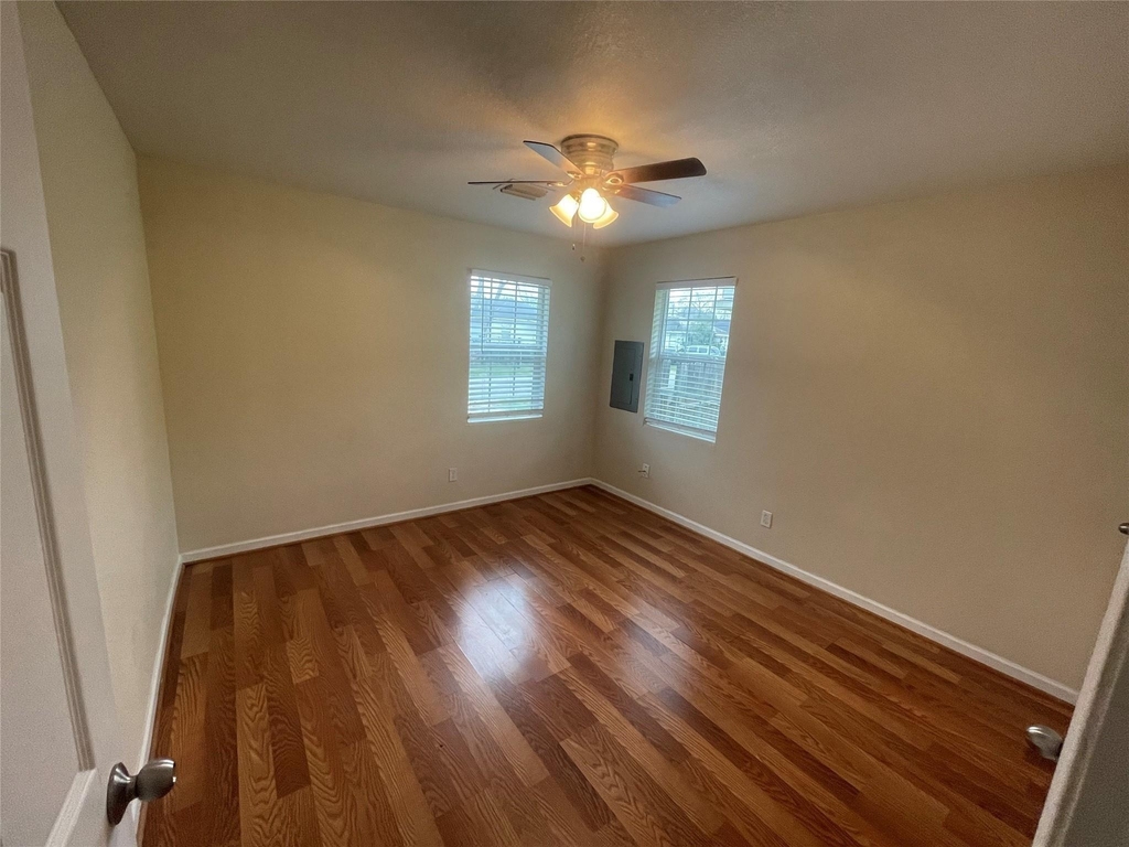 3942 King Street - Photo 3