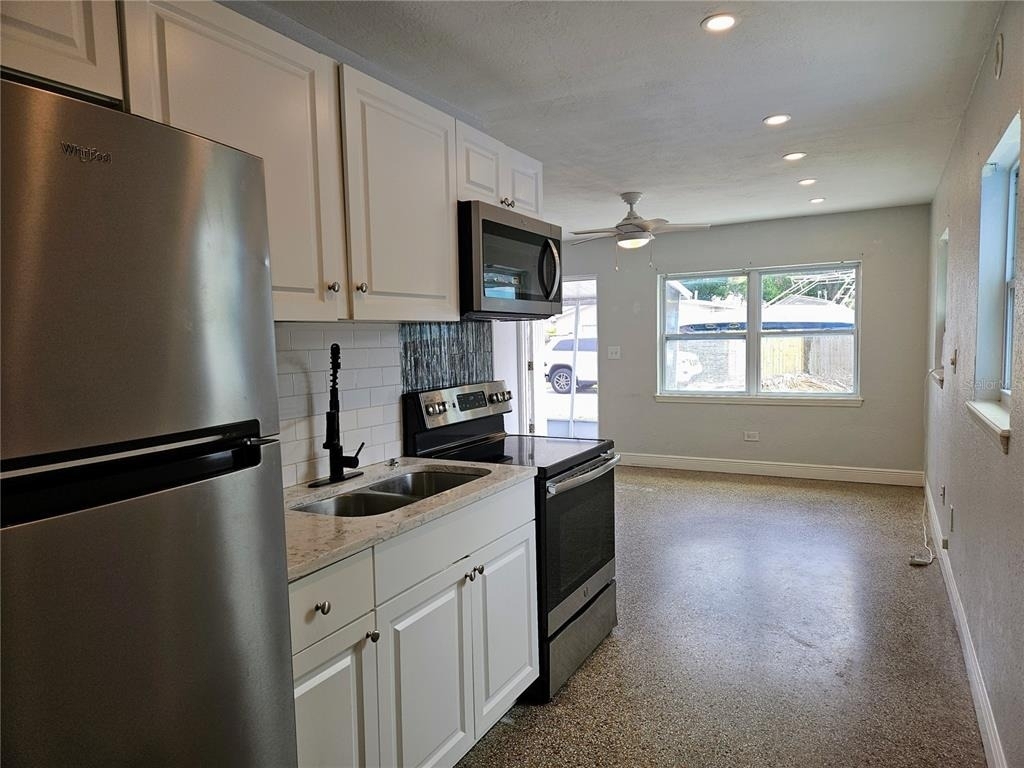 6801 48th Avenue N - Photo 10