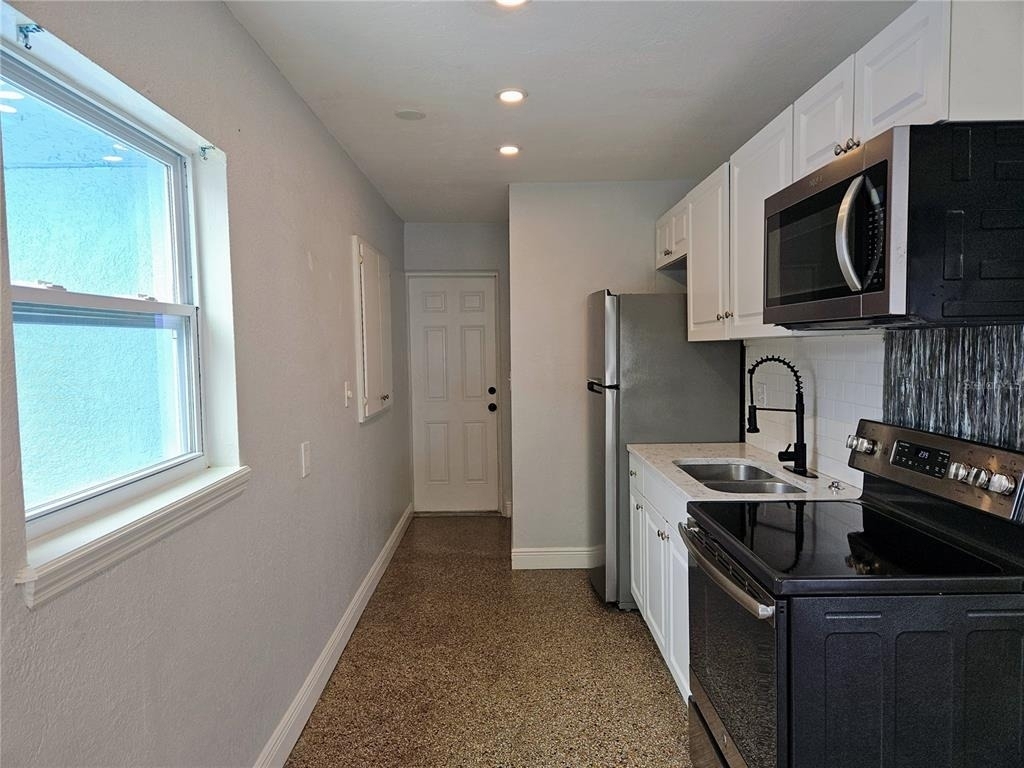 6801 48th Avenue N - Photo 8