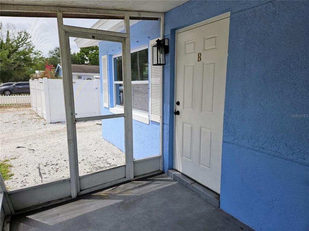 6801 48th Avenue N - Photo 3