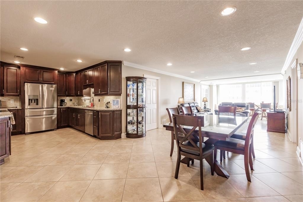 1055 W Peppertree Drive - Photo 2