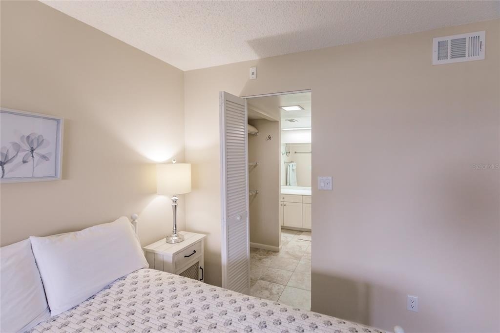 1055 W Peppertree Drive - Photo 13