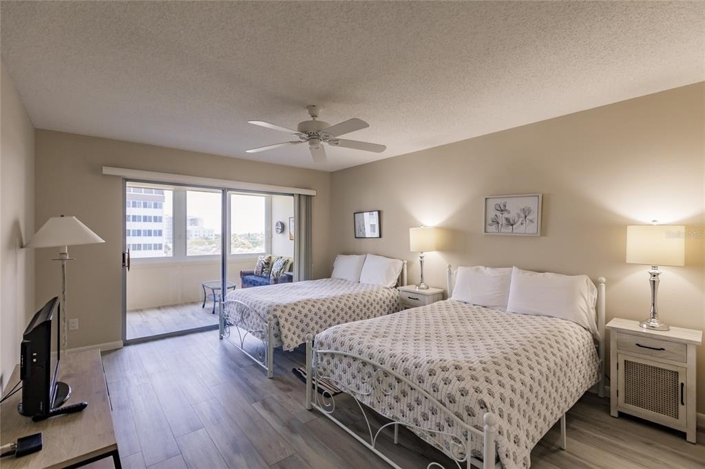 1055 W Peppertree Drive - Photo 10