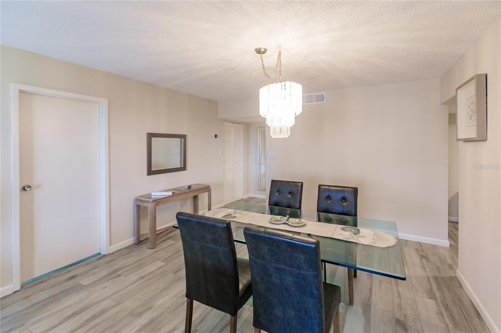 1055 W Peppertree Drive - Photo 9