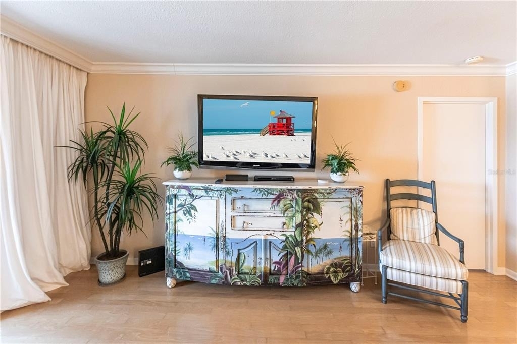 1055 W Peppertree Drive - Photo 8