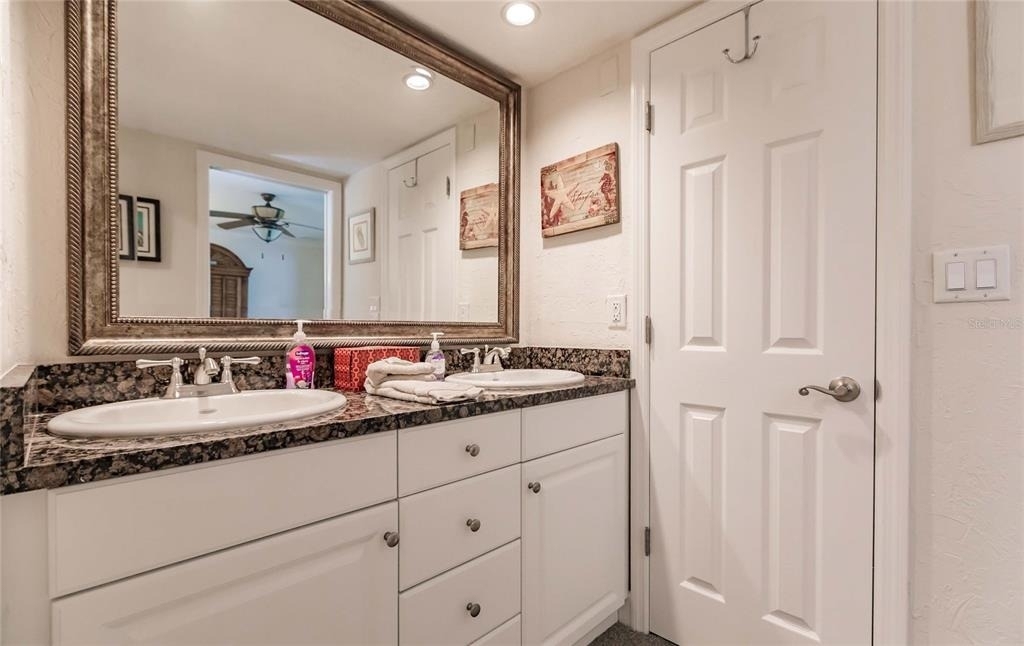 1205 E Peppertree Drive - Photo 23
