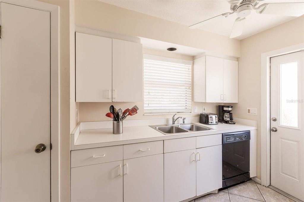6020 Midnight Pass Road - Photo 12