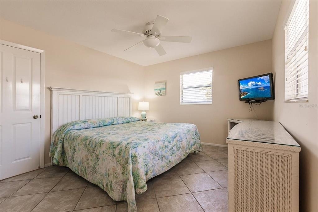 6020 Midnight Pass Road - Photo 5