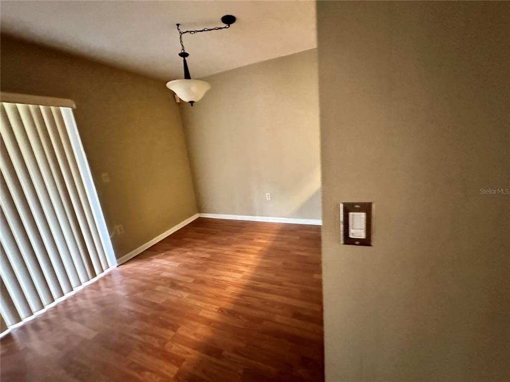 2735 Sw 35th Place - Photo 1