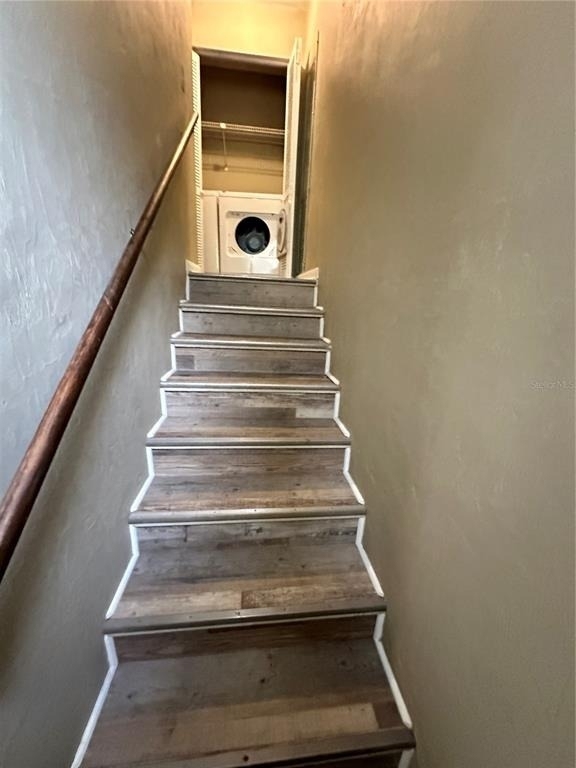 2735 Sw 35th Place - Photo 2