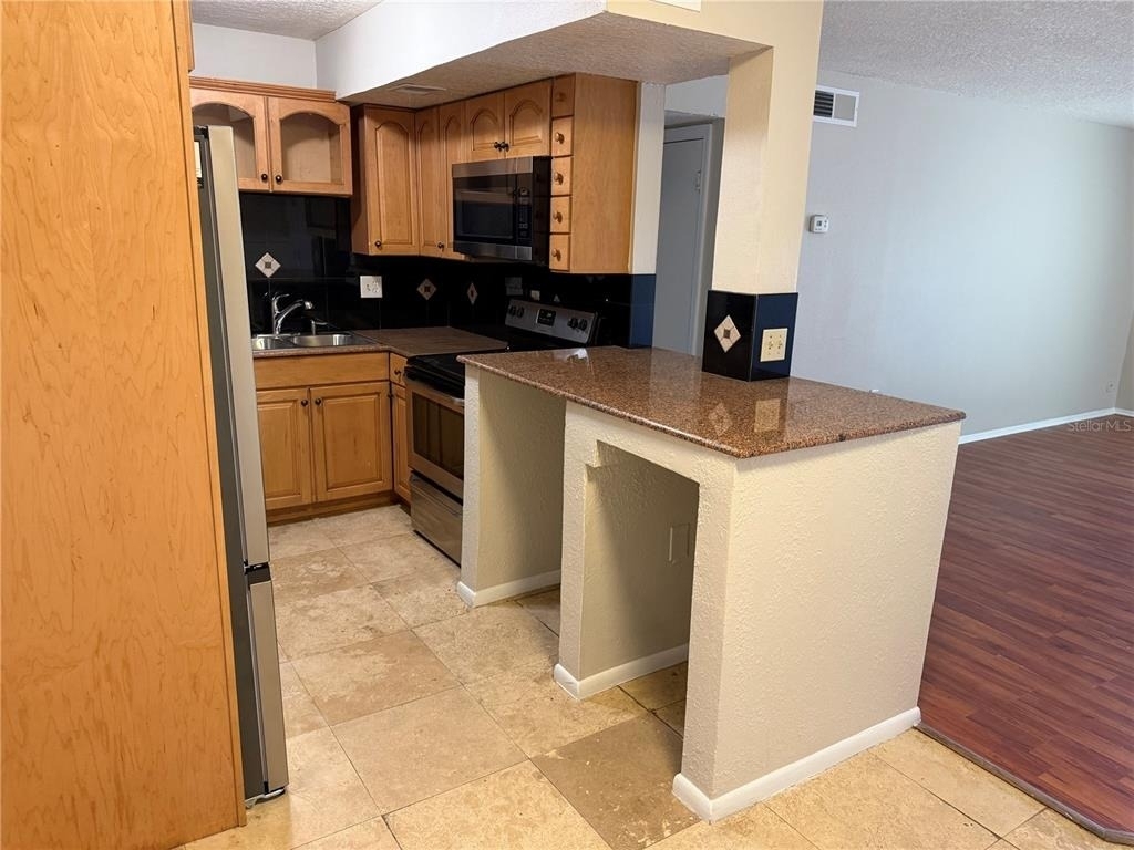 914 Lake Destiny Road - Photo 10
