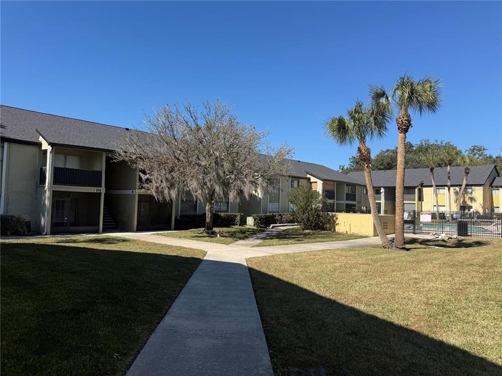 914 Lake Destiny Road - Photo 3