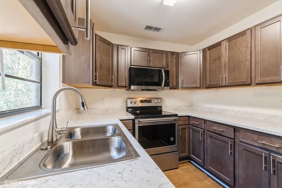 2522 Nw 4th Terrace - Photo 4