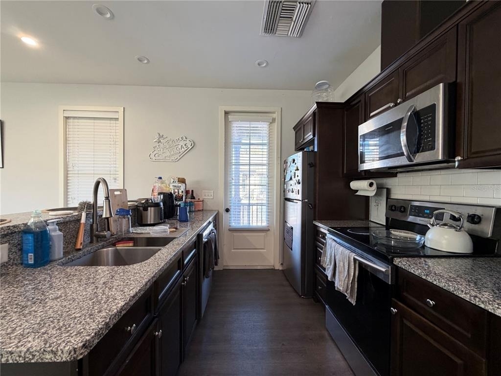 711 Nw 10th Street - Photo 5