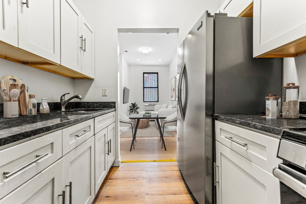 669 East 21st Street - Photo 3