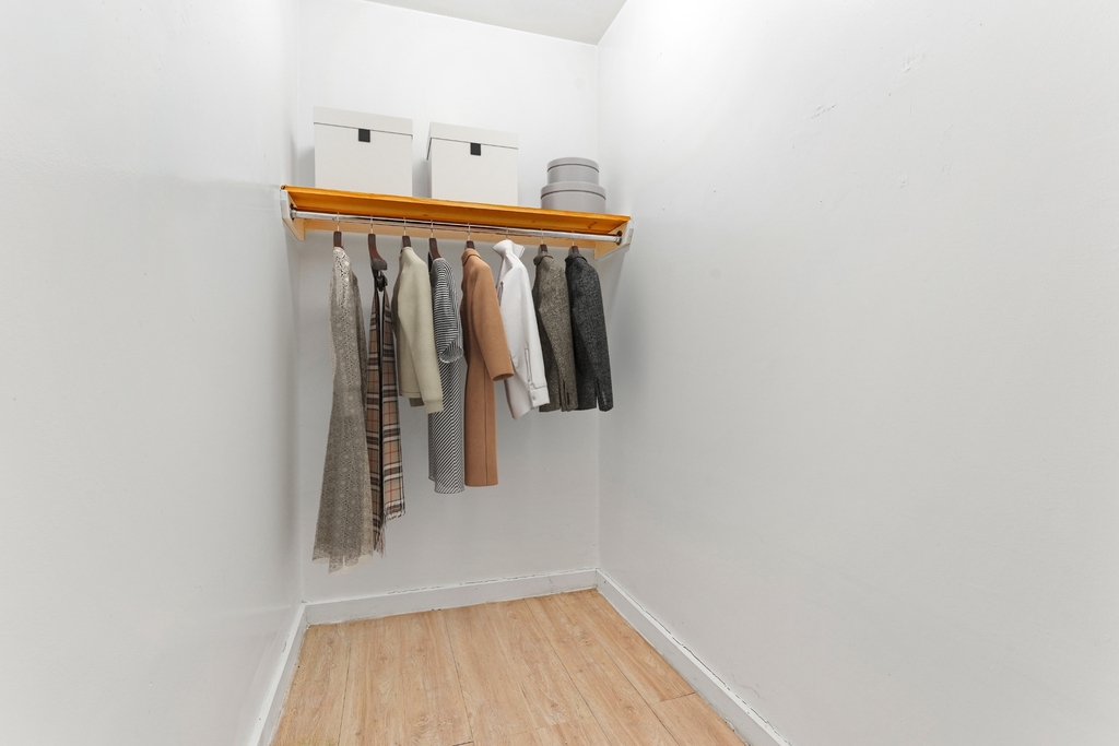 669 East 21st Street - Photo 5