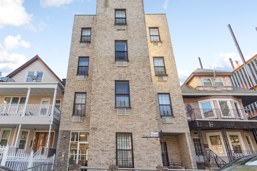 669 East 21st Street - Photo 11