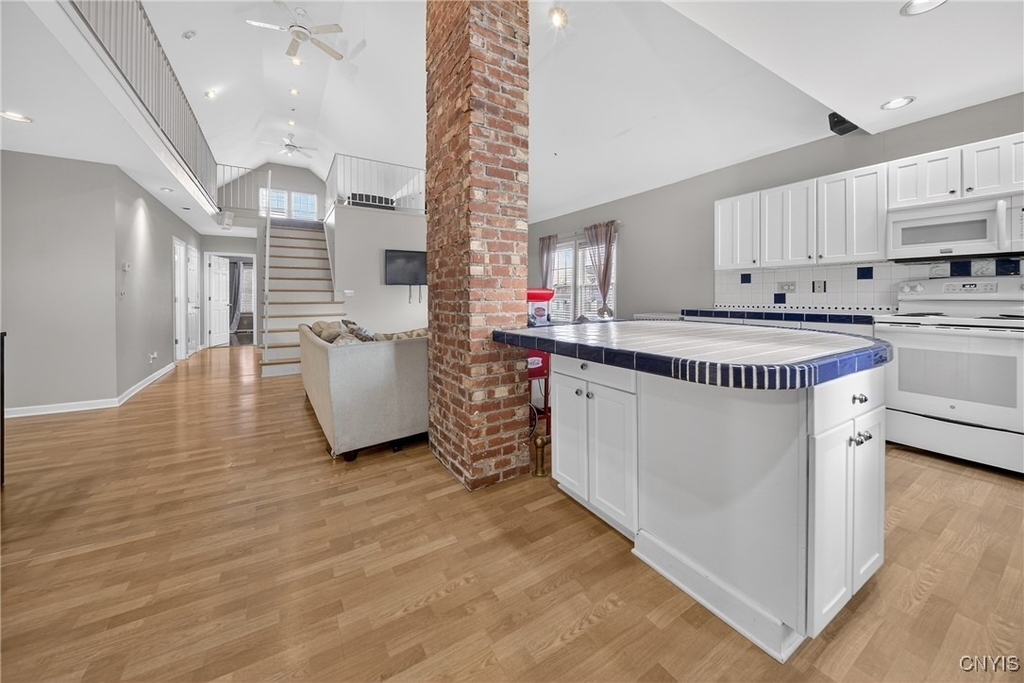 2340 Court St - Photo 5