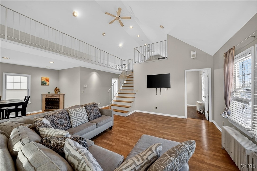 2340 Court St - Photo 10