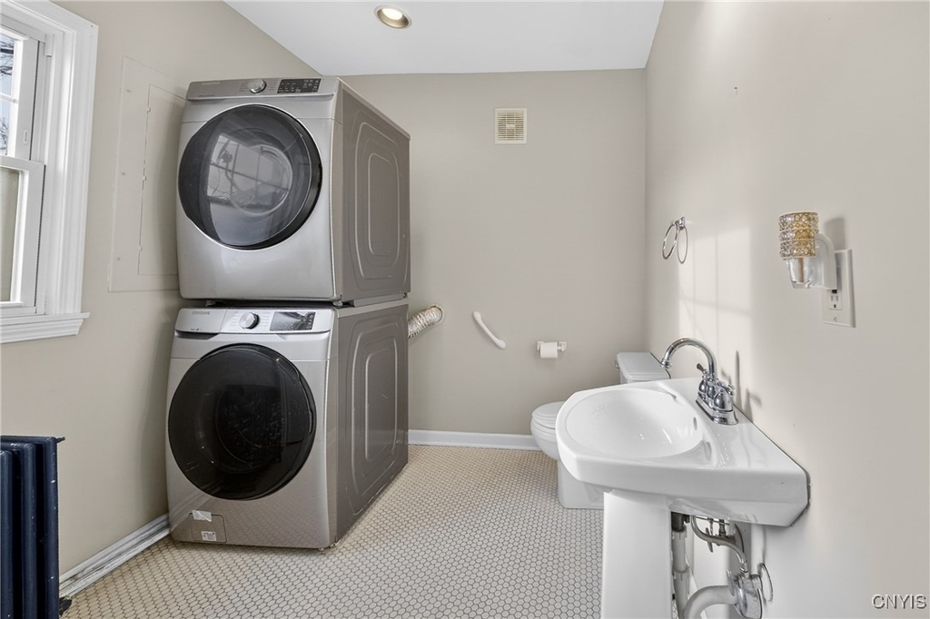 2340 Court St - Photo 4