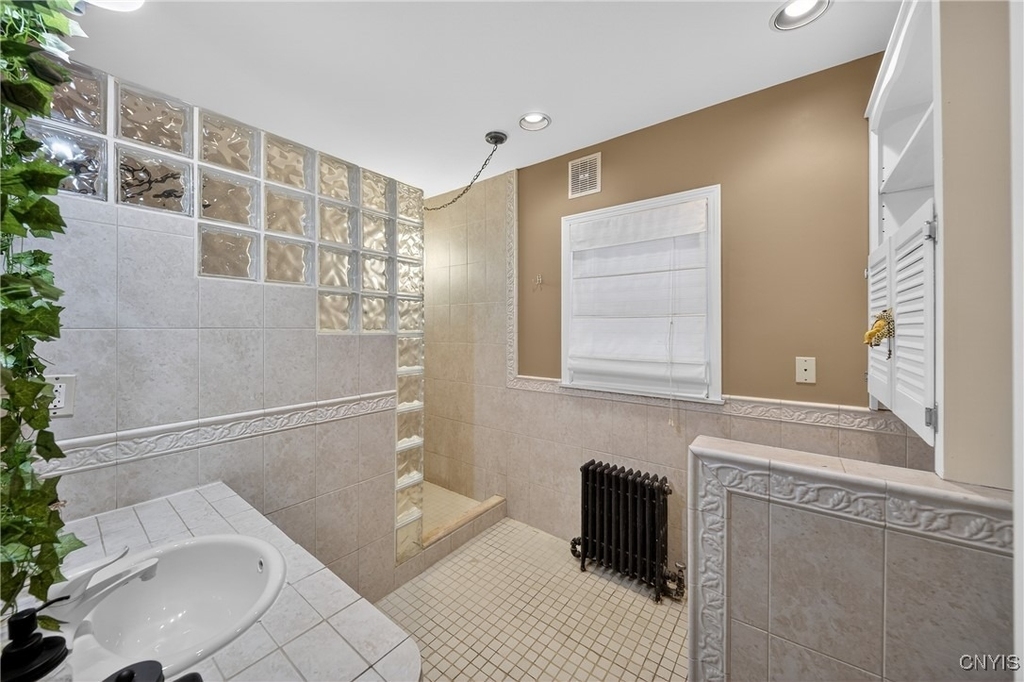 2340 Court St - Photo 14