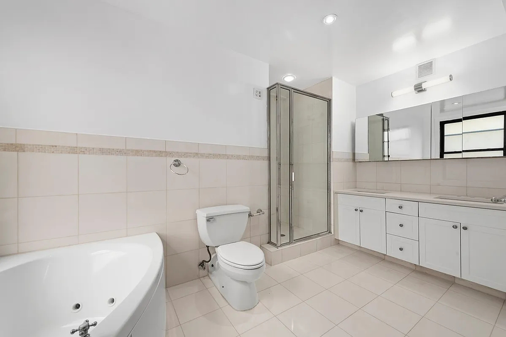 East 68th Street - Photo 7