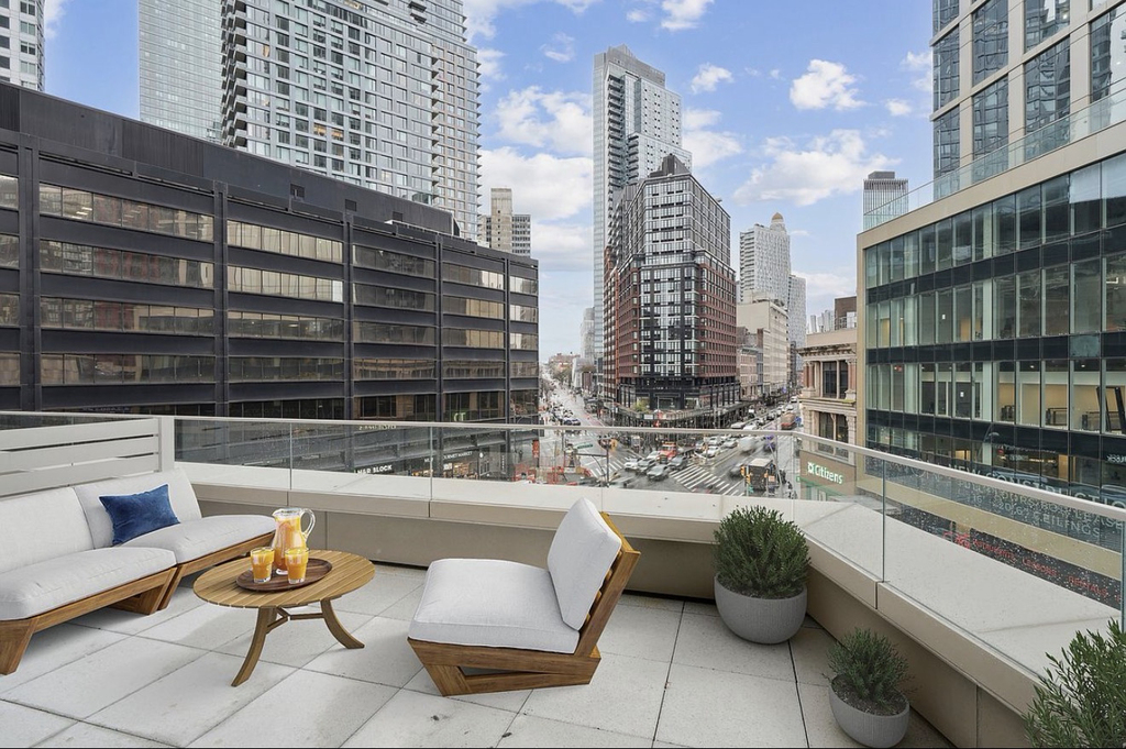 Fulton Street - Photo 2