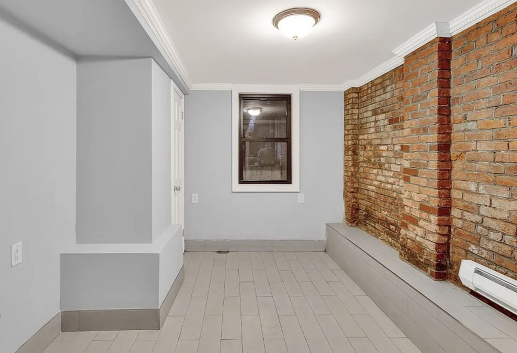 118 East 7th Street - Photo 3