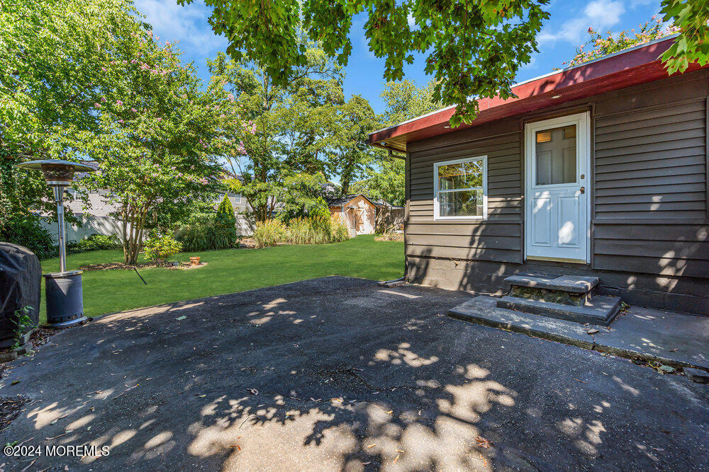 105 Longfellow Avenue - Photo 4