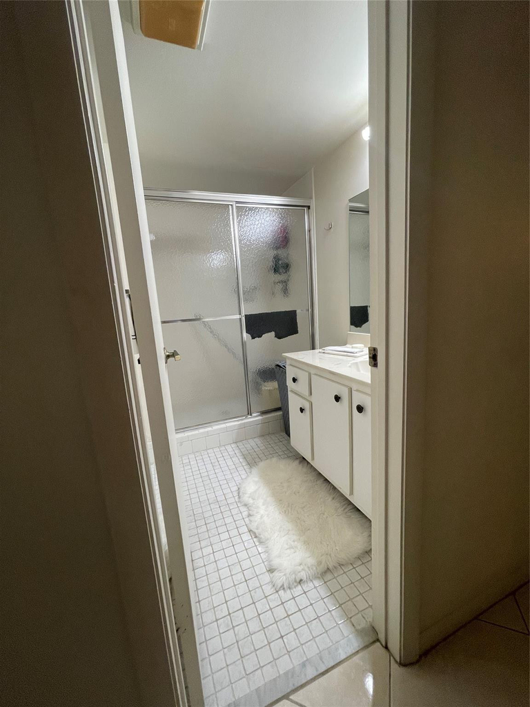 16141 Blatt Boulevard - Photo 21
