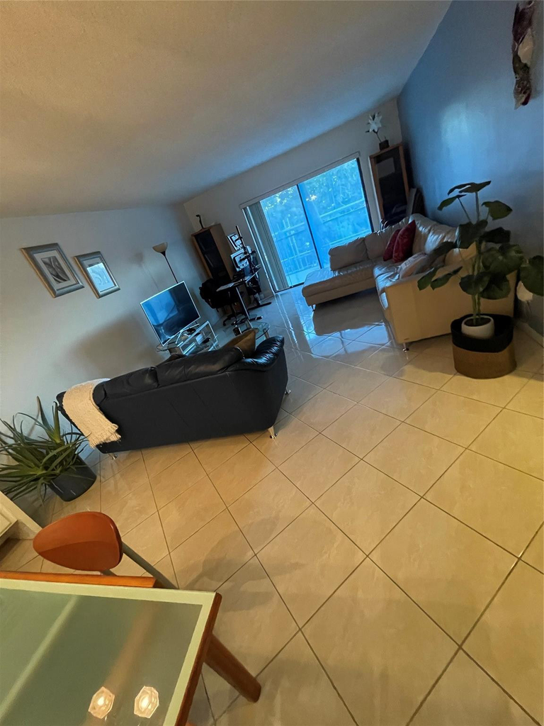 16141 Blatt Boulevard - Photo 15